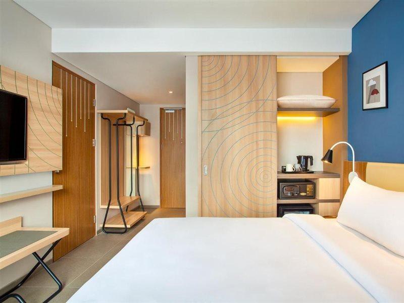 ホテル Ibis Styles Bogor Pajajaran エクステリア 写真