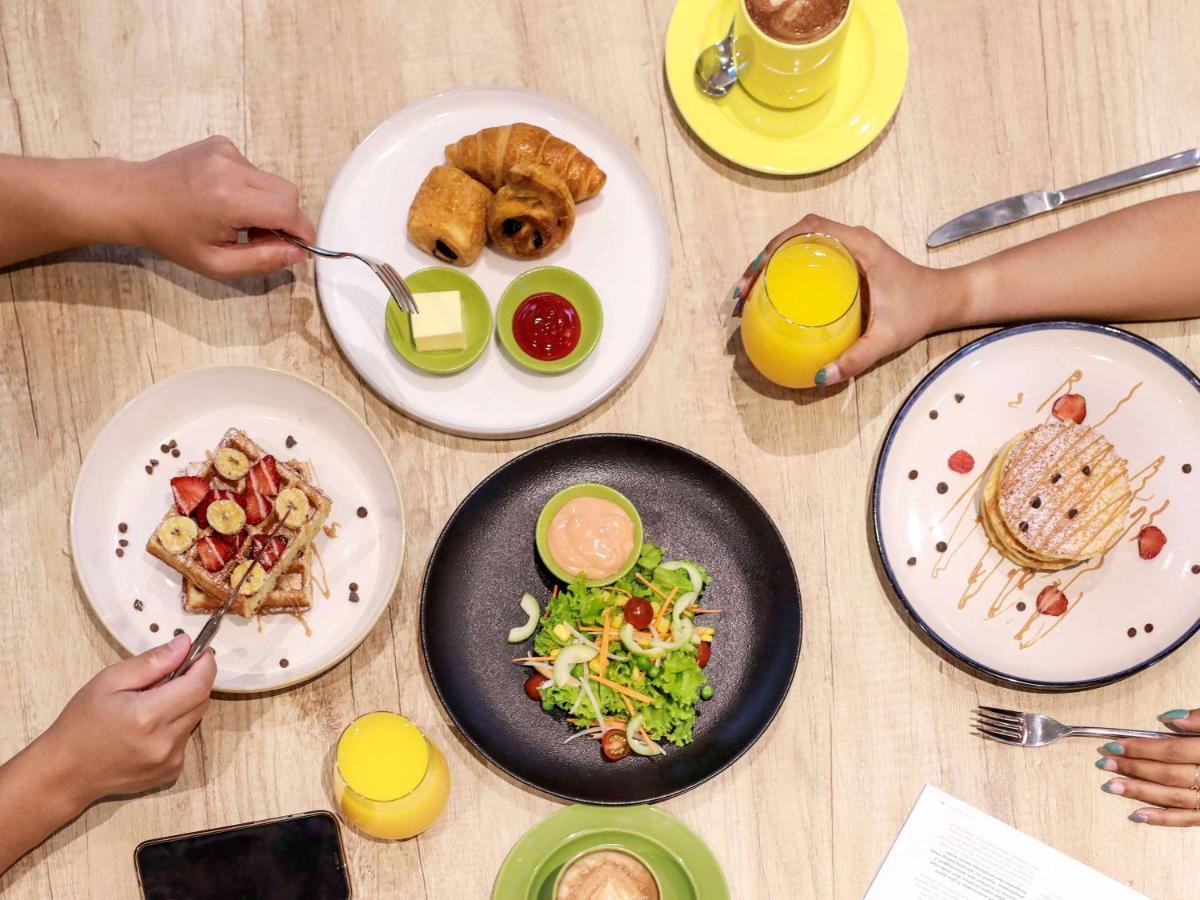 ホテル Ibis Styles Bogor Pajajaran エクステリア 写真