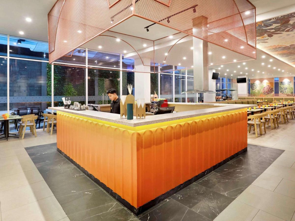 ホテル Ibis Styles Bogor Pajajaran エクステリア 写真