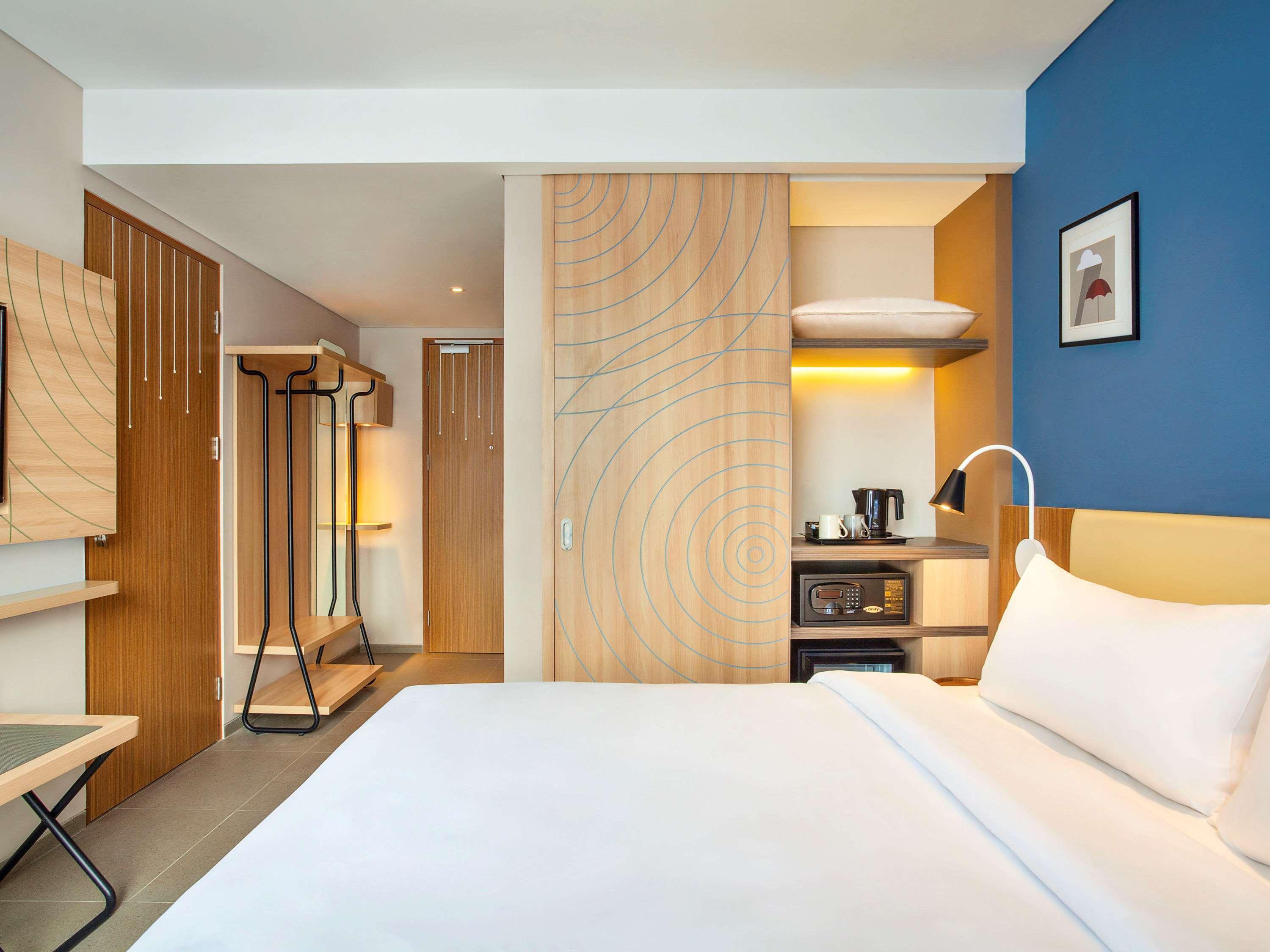 ホテル Ibis Styles Bogor Pajajaran エクステリア 写真