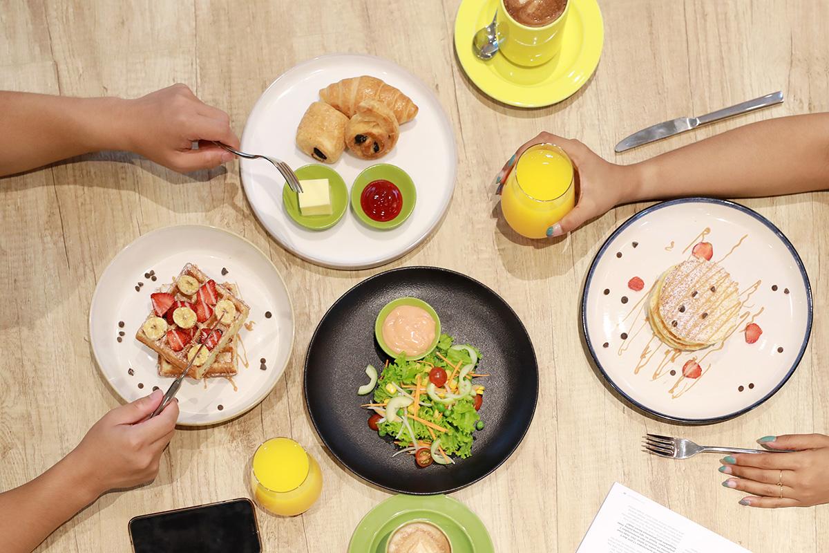 ホテル Ibis Styles Bogor Pajajaran エクステリア 写真