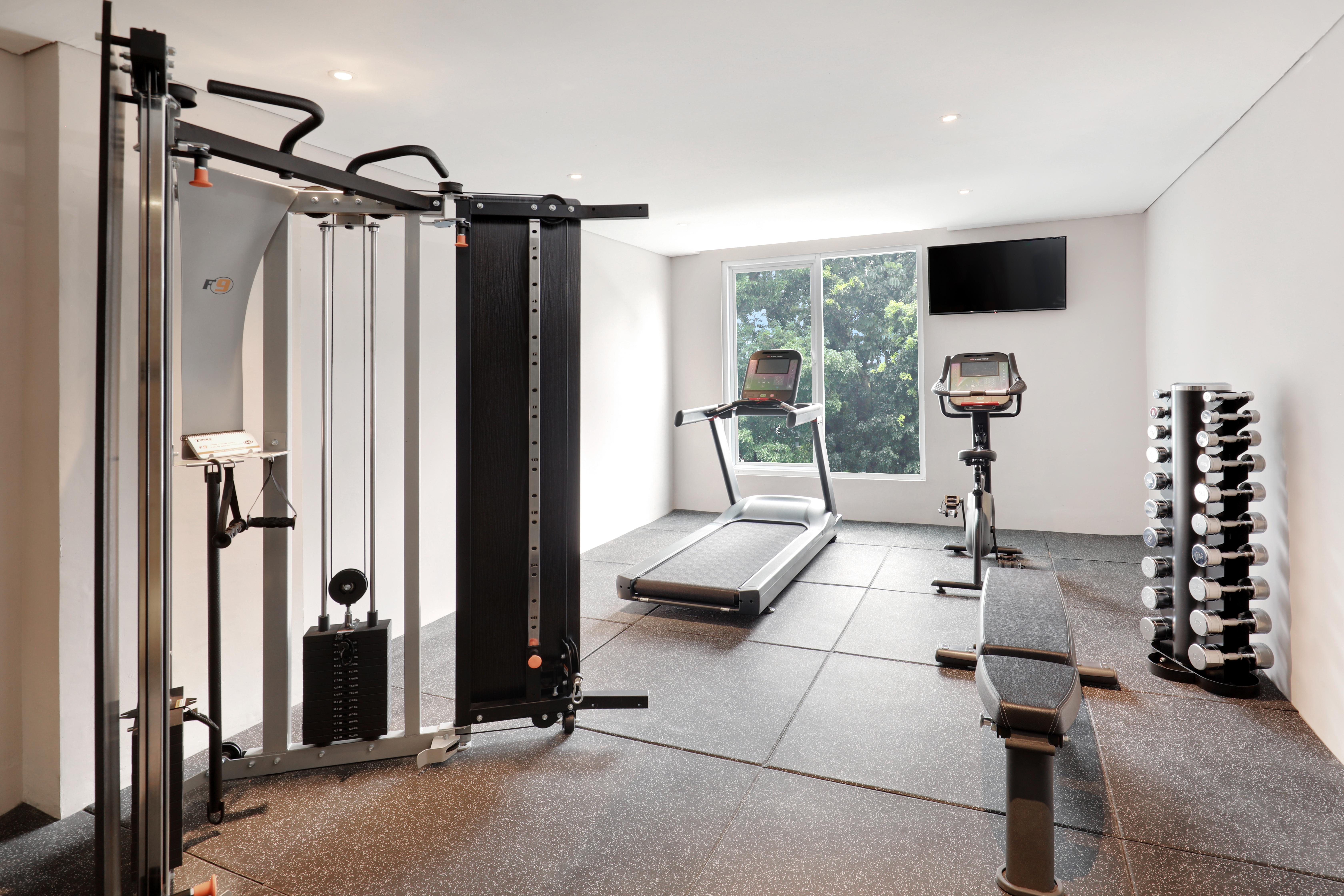 ホテル Ibis Styles Bogor Pajajaran エクステリア 写真