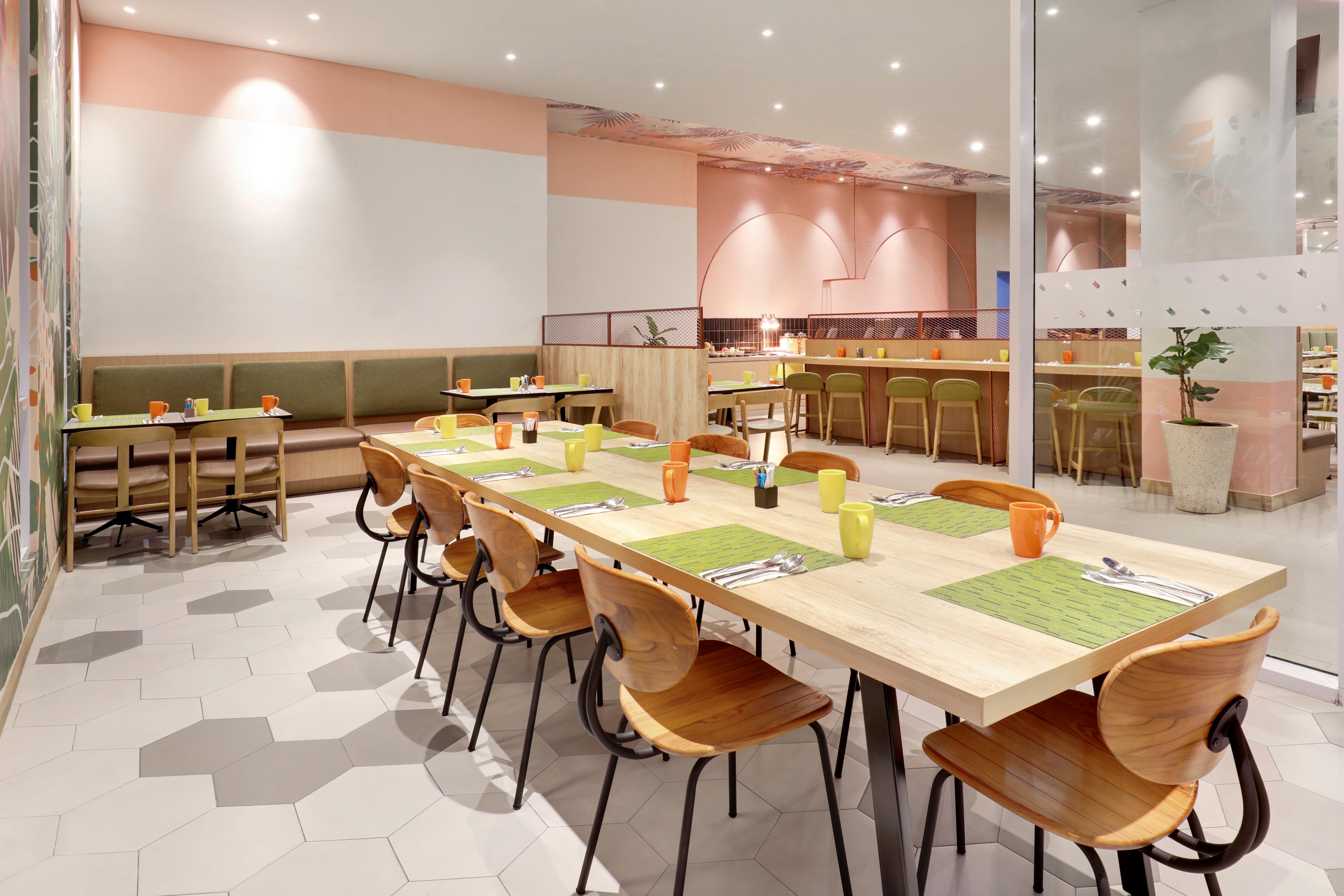 ホテル Ibis Styles Bogor Pajajaran エクステリア 写真