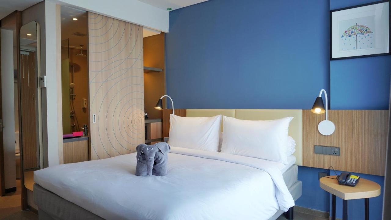 ホテル Ibis Styles Bogor Pajajaran エクステリア 写真