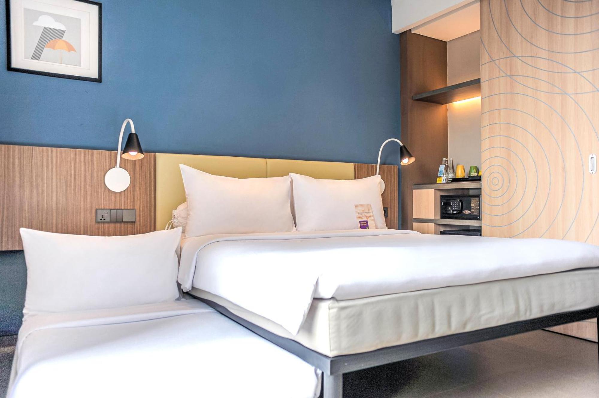 ホテル Ibis Styles Bogor Pajajaran エクステリア 写真
